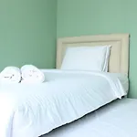 Modern 2Br Apartment At Newton Residence Bandung By Travelio