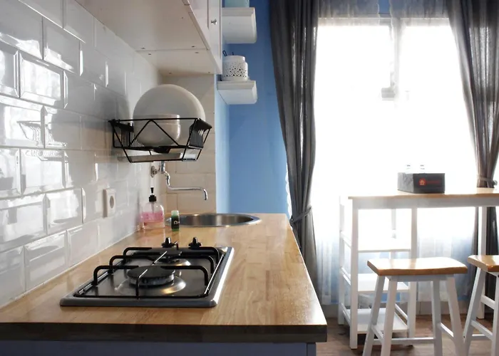 Modern 2Br Apartment At Newton Residence Bandung By Travelio