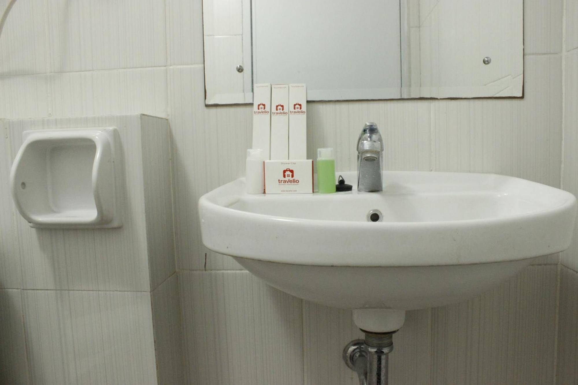 Apartemen Modern 2br At Newton By Travelio *